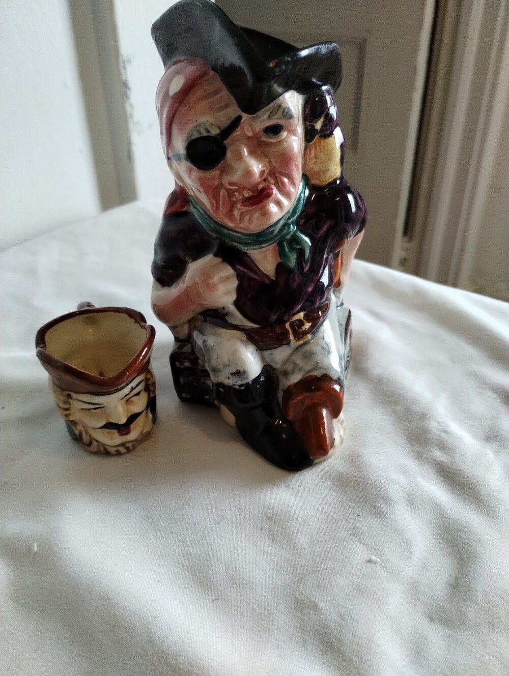lVTG John Silver Mug And Pirate Face Mini Mug